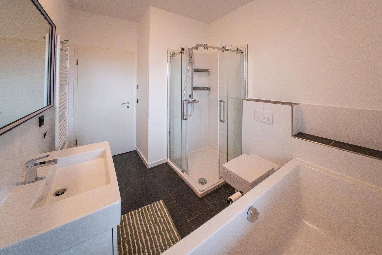 Prodej bytu 3+1 88 m², Sterndamm 66, Berlin, Berlín Prodej bytu 3+1 88 m², Sterndamm 66, Berlin, Berlín