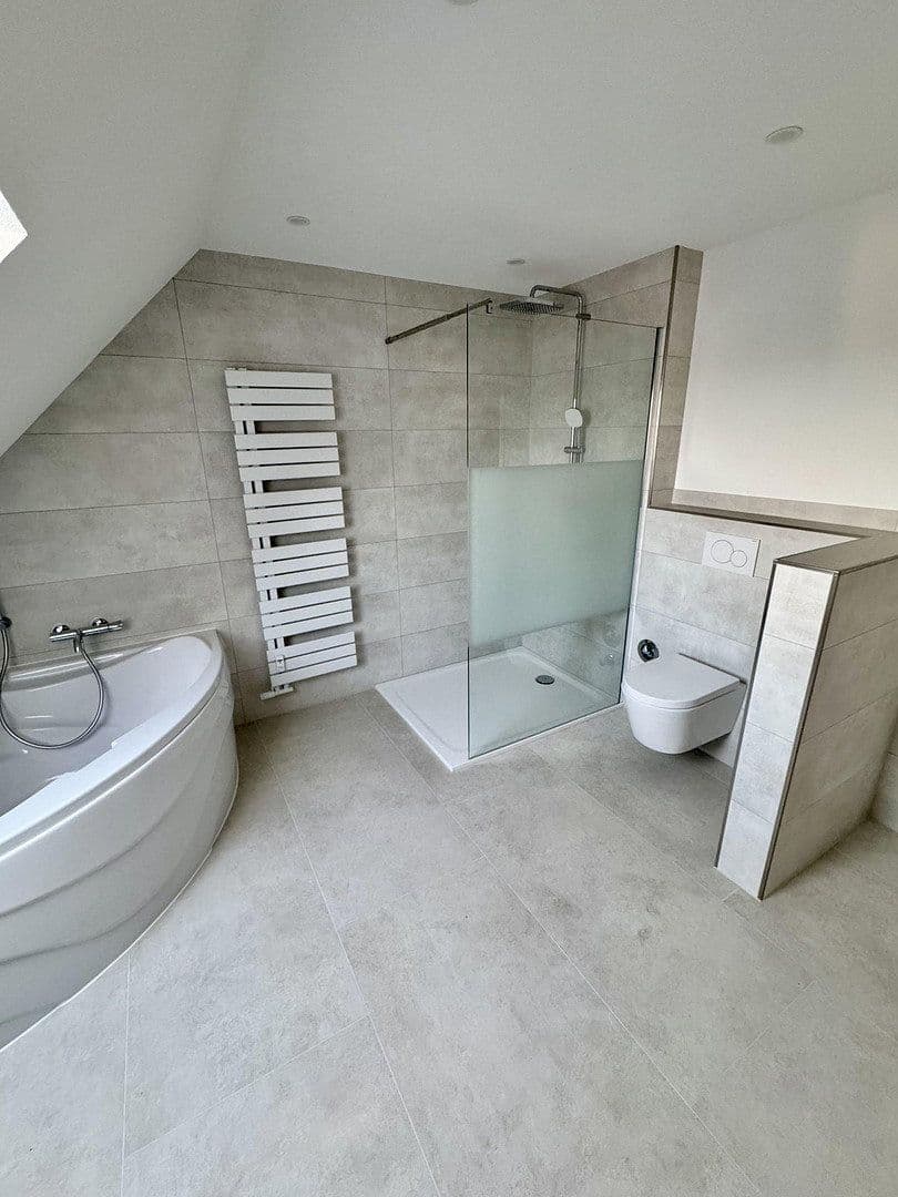 Pronájem bytu 3+kk 102 m², Birkenweg 9, Gornau, Sasko Pronájem bytu 3+kk 102 m², Birkenweg 9, Gornau, Sasko