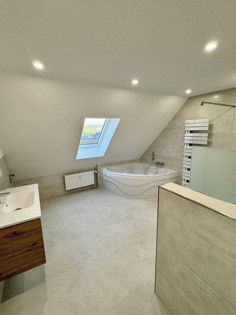 Pronájem bytu 3+kk 102 m², Birkenweg 9, Gornau, Sasko Pronájem bytu 3+kk 102 m², Birkenweg 9, Gornau, Sasko