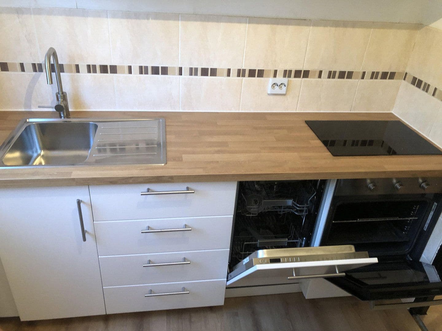 Pronájem bytu 2+1 60 m², Bachäcker 21, Niedernhall, Bádensko-Württembersko Pronájem bytu 2+1 60 m², Bachäcker 21, Niedernhall, Bádensko-Württembersko