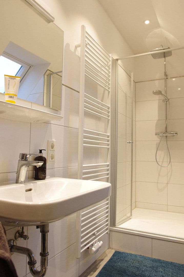 Pronájem bytu 5+1 171 m², Am Weserdeich 148, Elsfleth, Dolní Sasko Pronájem bytu 5+1 171 m², Am Weserdeich 148, Elsfleth, Dolní Sasko