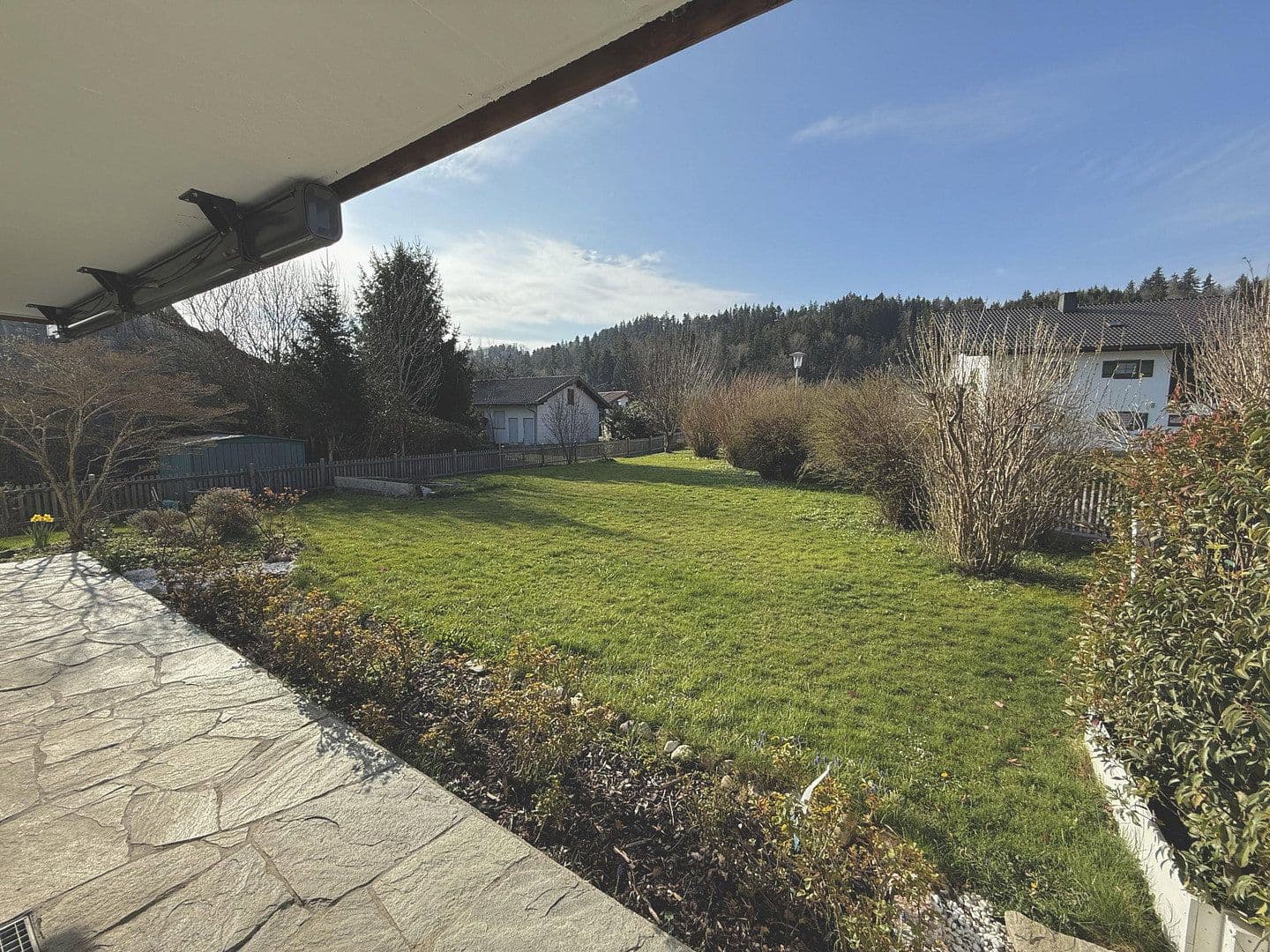 Prodej domu 209 m², pozemek 1.117 m², Frühlingstraße 8, Teisendorf, Bavorsko Prodej domu 209 m², pozemek 1.117 m², Frühlingstraße 8, Teisendorf, Bavorsko