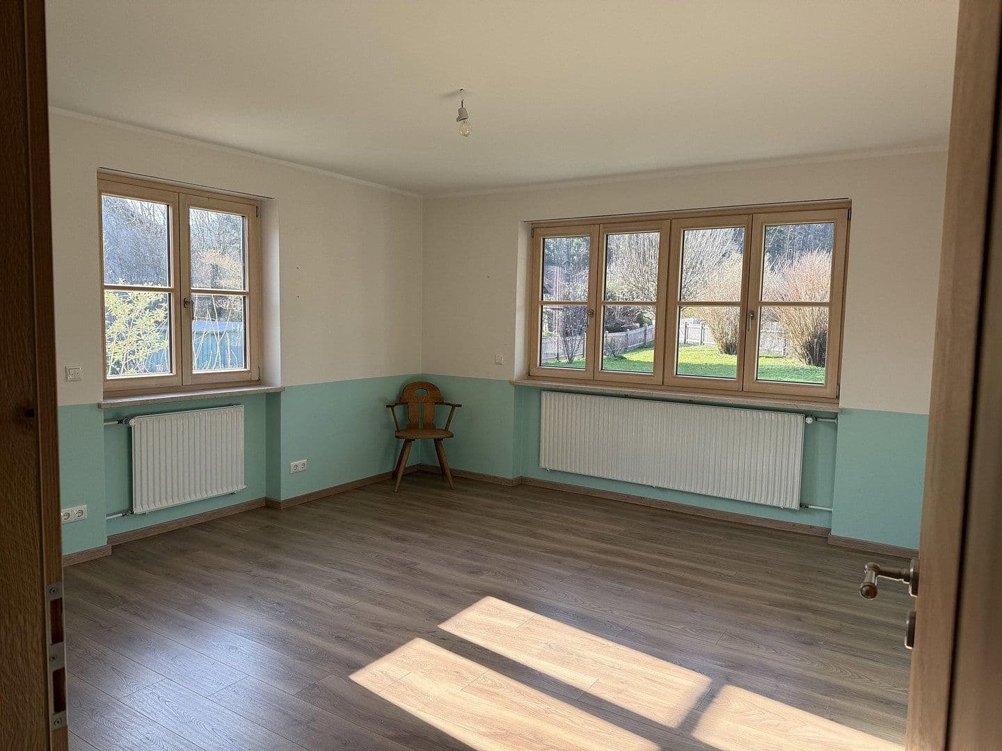 Prodej domu 209 m², pozemek 1.117 m², Frühlingstraße 8, Teisendorf, Bavorsko Prodej domu 209 m², pozemek 1.117 m², Frühlingstraße 8, Teisendorf, Bavorsko