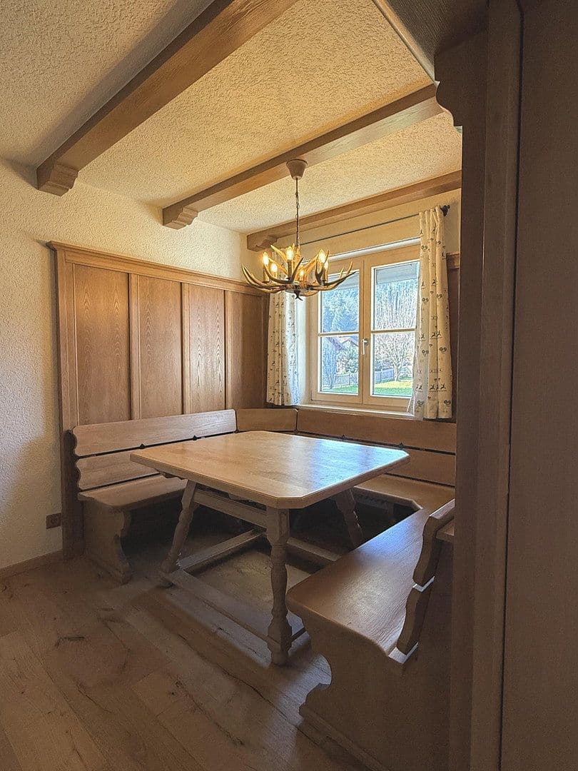 Prodej domu 209 m², pozemek 1.117 m², Frühlingstraße 8, Teisendorf, Bavorsko Prodej domu 209 m², pozemek 1.117 m², Frühlingstraße 8, Teisendorf, Bavorsko