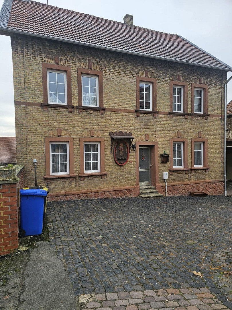 Prodej domu 160 m², pozemek 906 m², Hauptstraße 50, Mölsheim, Porýní-Falc Prodej domu 160 m², pozemek 906 m², Hauptstraße 50, Mölsheim, Porýní-Falc