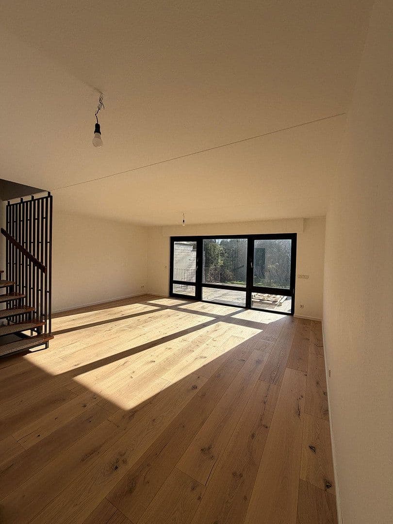 Prodej domu 132 m², pozemek 222 m², Keplerstr., Sankt Augustin, Severní Porýní-Vestfálsko Prodej domu 132 m², pozemek 222 m², Keplerstr., Sankt Augustin, Severní Porýní-Vestfálsko