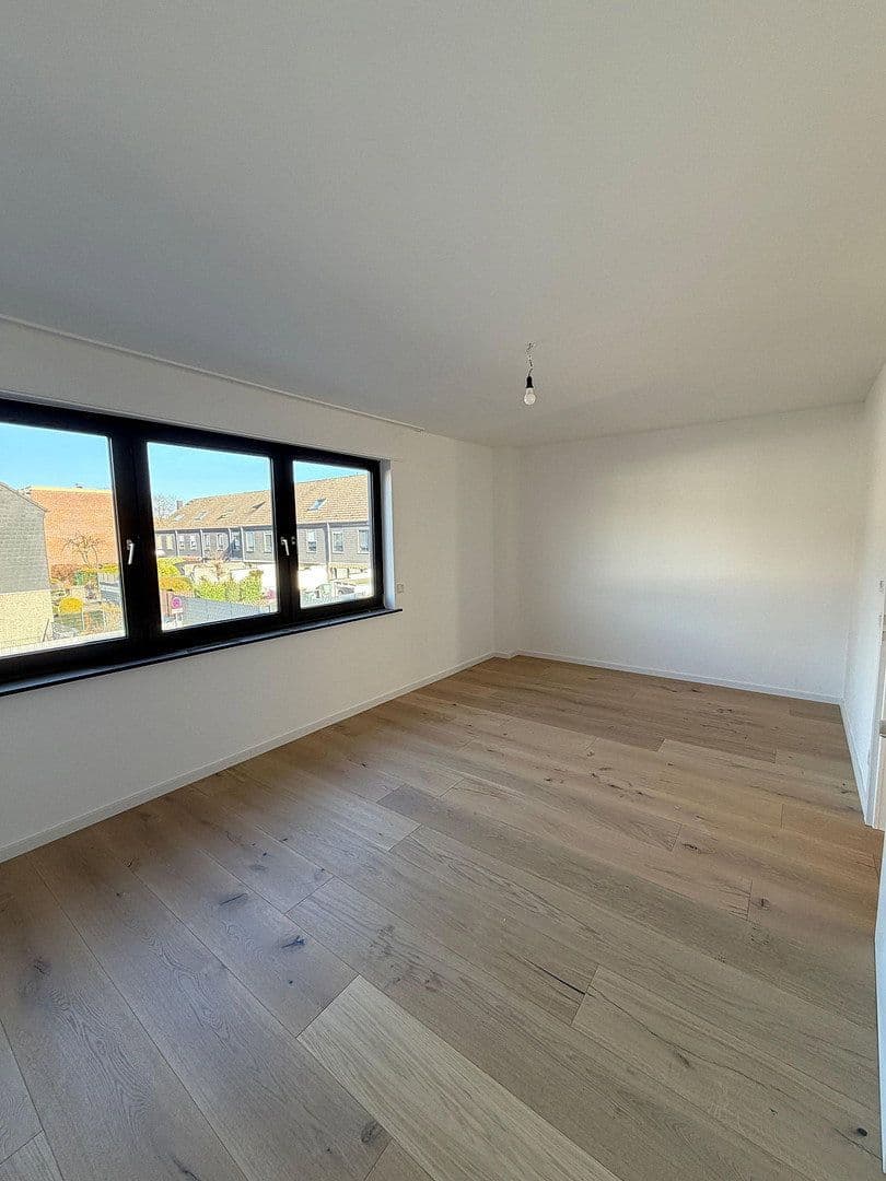 Prodej domu 132 m², pozemek 222 m², Keplerstr., Sankt Augustin, Severní Porýní-Vestfálsko Prodej domu 132 m², pozemek 222 m², Keplerstr., Sankt Augustin, Severní Porýní-Vestfálsko