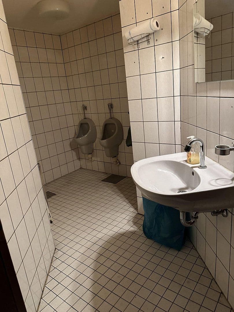 Pronájem nebytového prostoru 107 m², Obersulm, Bádensko-Württembersko Pronájem nebytového prostoru 107 m², Obersulm, Bádensko-Württembersko