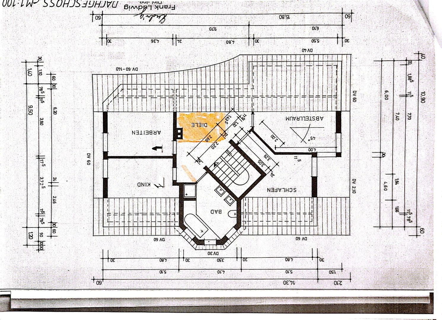 Prodej domu 175 m², pozemek 757 m², Krokusweg 1, Münsingen, Bádensko-Württembersko Prodej domu 175 m², pozemek 757 m², Krokusweg 1, Münsingen, Bádensko-Württembersko