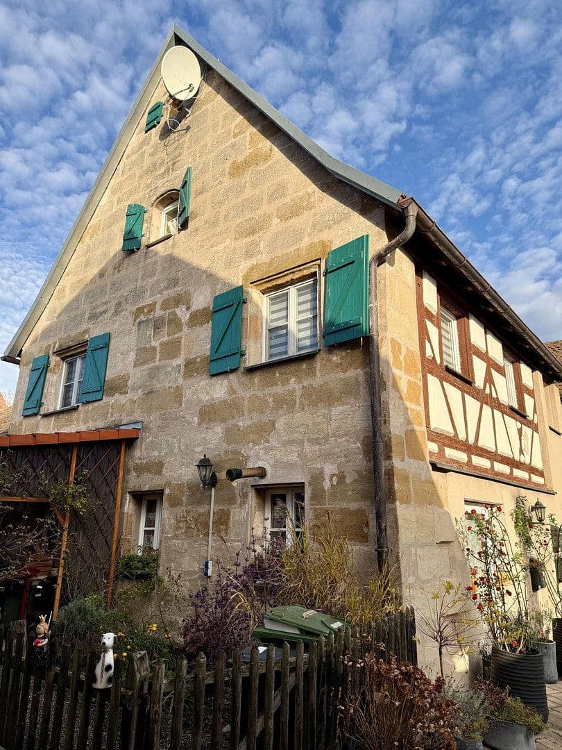 Prodej domu 180 m², pozemek 238 m², Lauf an der Pegnitz, Bavorsko Prodej domu 180 m², pozemek 238 m², Lauf an der Pegnitz, Bavorsko