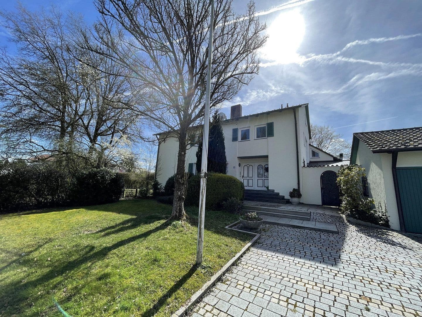 Prodej domu 448 m², pozemek 1.825 m², Neuburg am Inn, Bavorsko Prodej domu 448 m², pozemek 1.825 m², Neuburg am Inn, Bavorsko