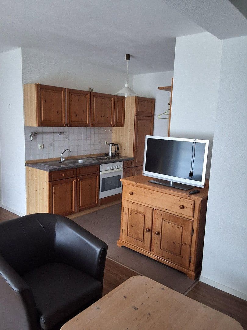 Pronájem bytu 1+1 30 m², Schloßbergstraße 3, Windelsbach, Bavorsko Pronájem bytu 1+1 30 m², Schloßbergstraße 3, Windelsbach, Bavorsko