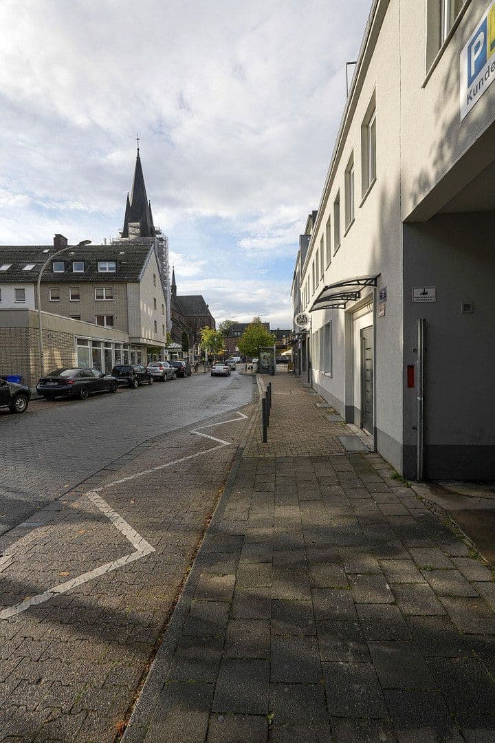 Prodej domu 1.780 m², pozemek 1.162 m², Konstantinplatz.5, Nordrhein-Westfalen - Mönchengladbach, Severní Porýní-Vestfálsko Prodej domu 1.780 m², pozemek 1.162 m², Konstantinplatz.5, Nordrhein-Westfalen - Mönchengladbach, Severní Porýní-Vestfálsko