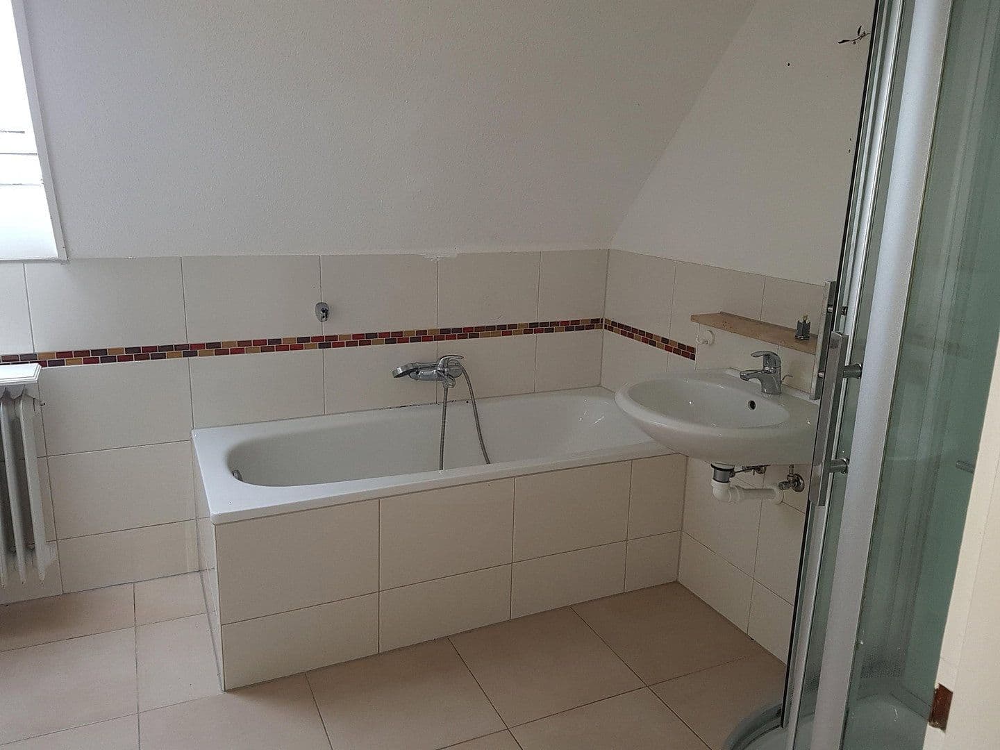 Pronájem bytu 4+kk 115 m², Stuttgarter Str.2, Schömberg, Bádensko-Württembersko Pronájem bytu 4+kk 115 m², Stuttgarter Str.2, Schömberg, Bádensko-Württembersko