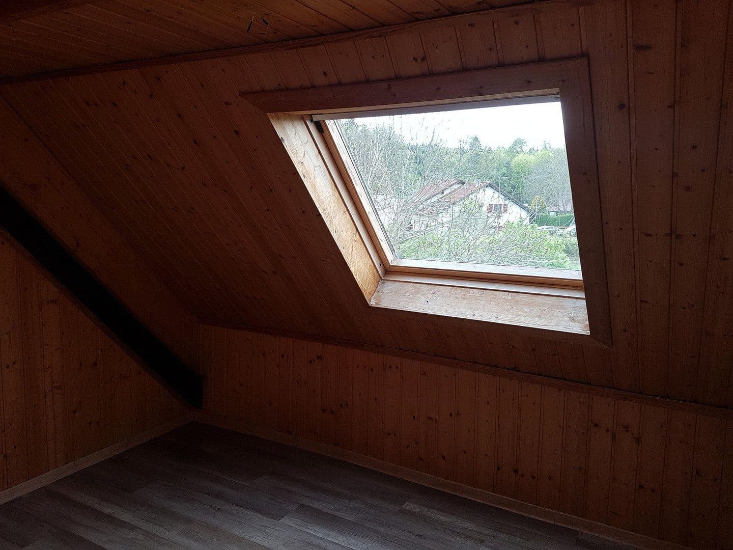 Pronájem bytu 4+kk 115 m², Stuttgarter Str.2, Schömberg, Bádensko-Württembersko Pronájem bytu 4+kk 115 m², Stuttgarter Str.2, Schömberg, Bádensko-Württembersko