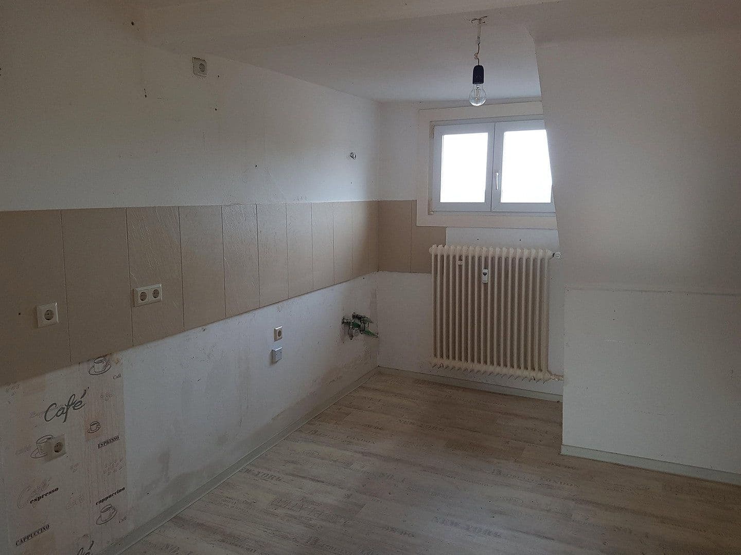 Pronájem bytu 4+kk 115 m², Stuttgarter Str.2, Schömberg, Bádensko-Württembersko Pronájem bytu 4+kk 115 m², Stuttgarter Str.2, Schömberg, Bádensko-Württembersko