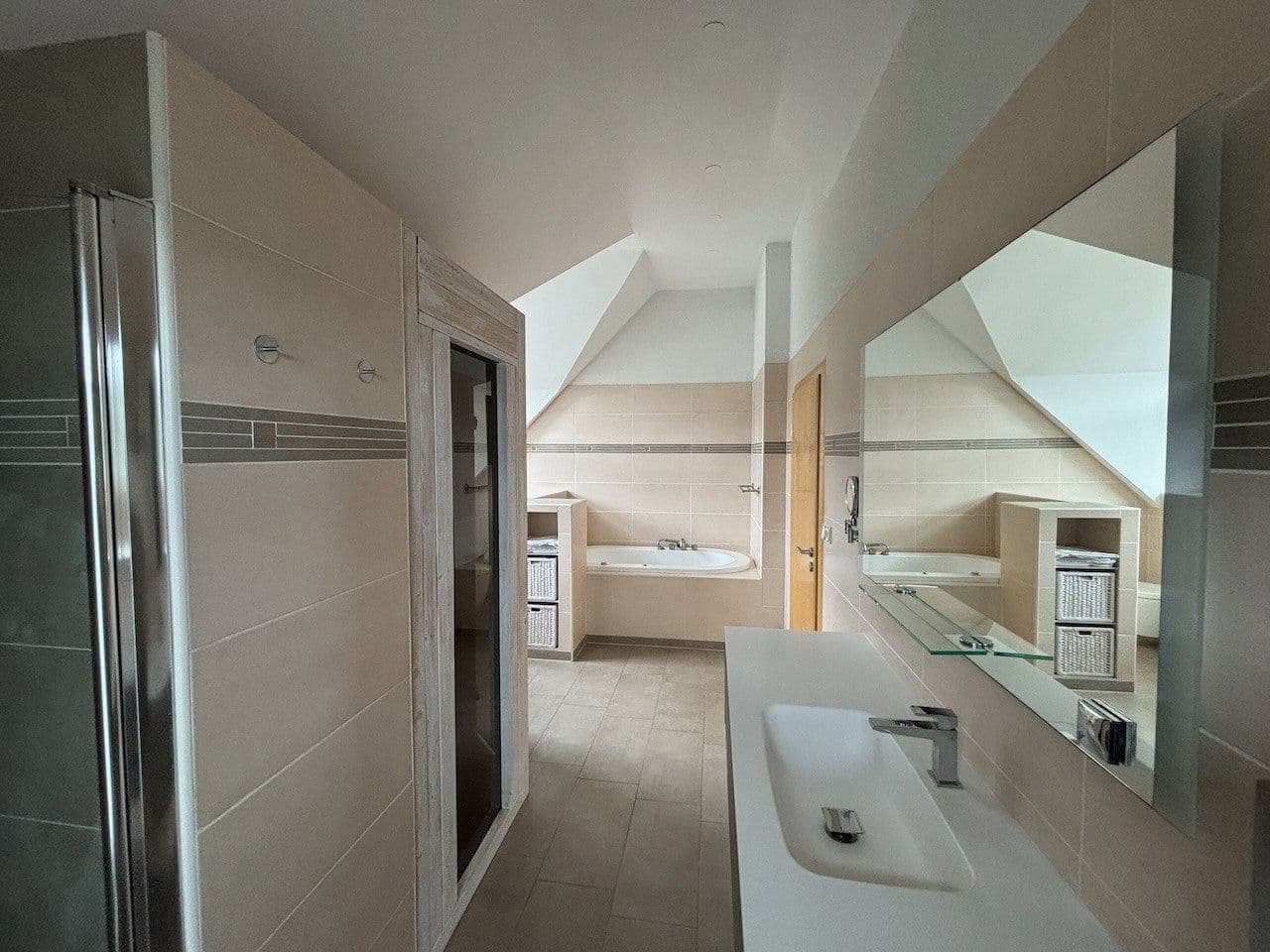 Prodej domu 180 m², pozemek 1.113 m², Dattenberg, Porýní-Falc Prodej domu 180 m², pozemek 1.113 m², Dattenberg, Porýní-Falc