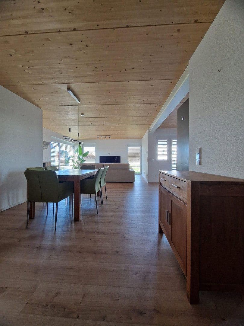 Pronájem bytu 3+1 118 m², Hambrücken, Bádensko-Württembersko Pronájem bytu 3+1 118 m², Hambrücken, Bádensko-Württembersko