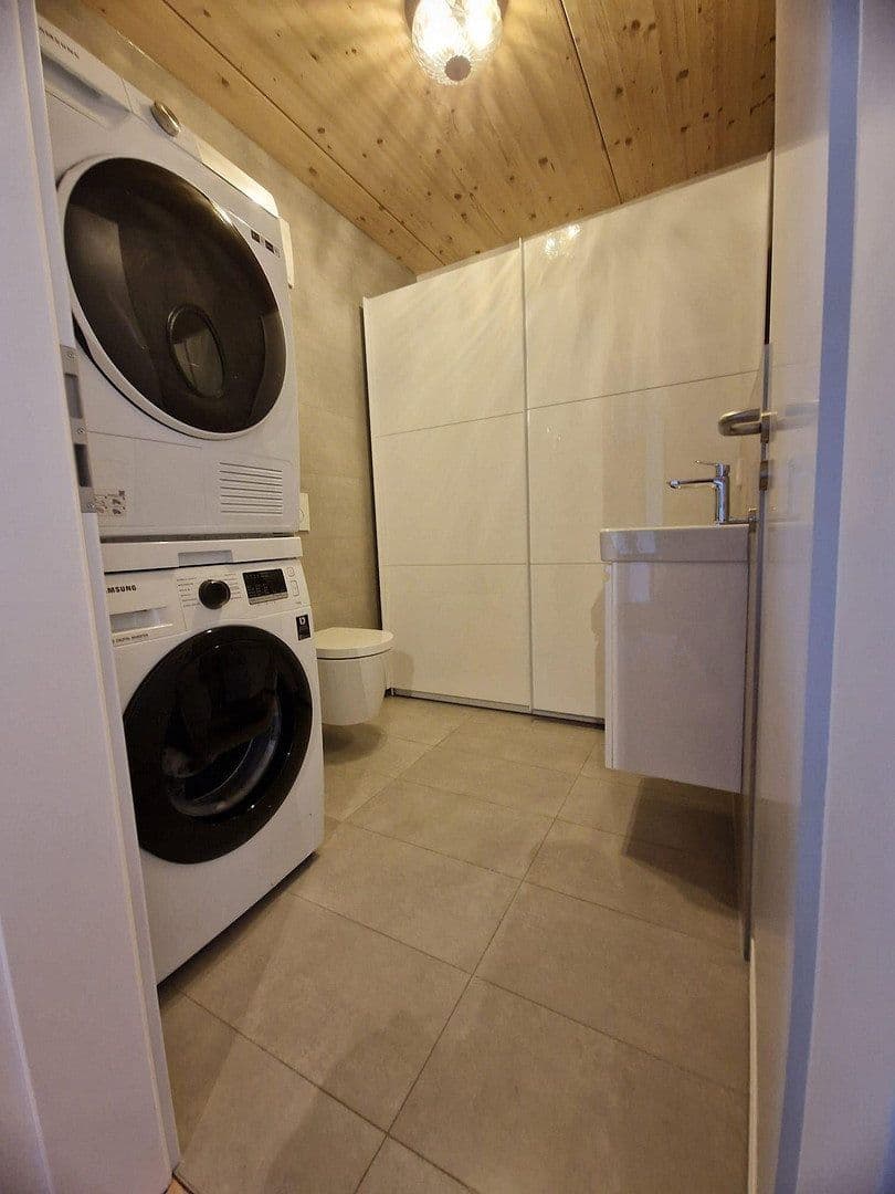 Pronájem bytu 3+1 118 m², Hambrücken, Bádensko-Württembersko Pronájem bytu 3+1 118 m², Hambrücken, Bádensko-Württembersko