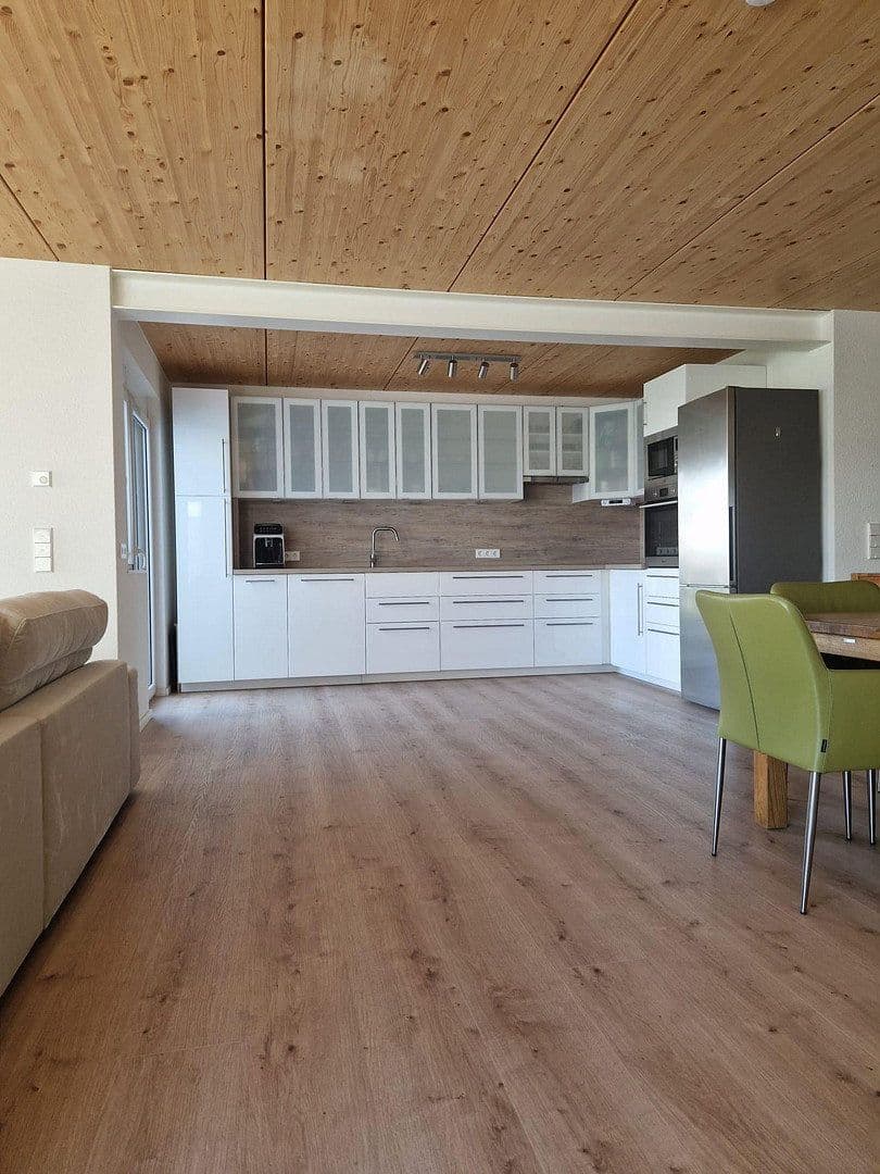 Pronájem bytu 3+1 118 m², Hambrücken, Bádensko-Württembersko Pronájem bytu 3+1 118 m², Hambrücken, Bádensko-Württembersko