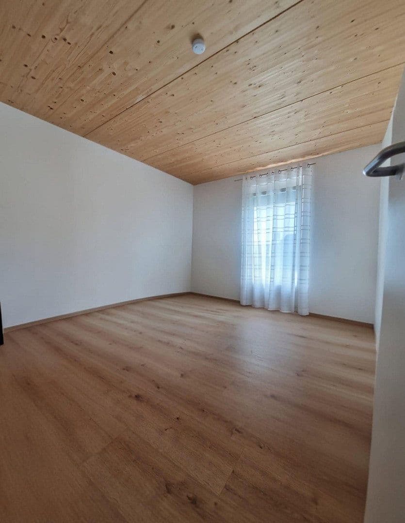 Pronájem bytu 3+1 118 m², Hambrücken, Bádensko-Württembersko Pronájem bytu 3+1 118 m², Hambrücken, Bádensko-Württembersko