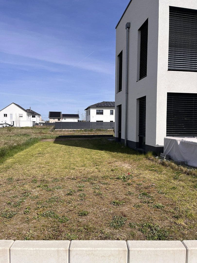 Pronájem bytu 3+1 118 m², Hambrücken, Bádensko-Württembersko Pronájem bytu 3+1 118 m², Hambrücken, Bádensko-Württembersko