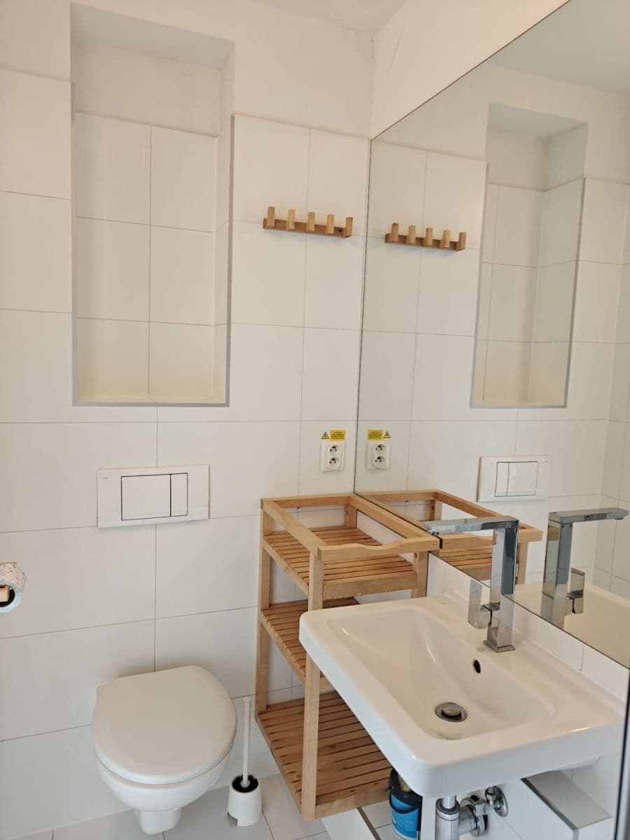 Pronájem bytu 1+kk 16 m², Molákova, Praha, Praha Pronájem bytu 1+kk 16 m², Molákova, Praha, Praha
