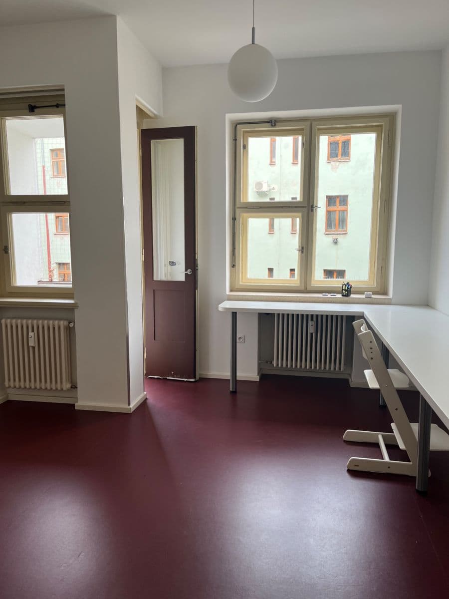 Pronájem bytu 4+1 139 m², U Smaltovny, Praha, Praha Pronájem bytu 4+1 139 m², U Smaltovny, Praha, Praha