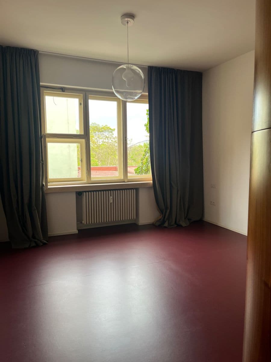 Pronájem bytu 4+1 139 m², U Smaltovny, Praha, Praha Pronájem bytu 4+1 139 m², U Smaltovny, Praha, Praha