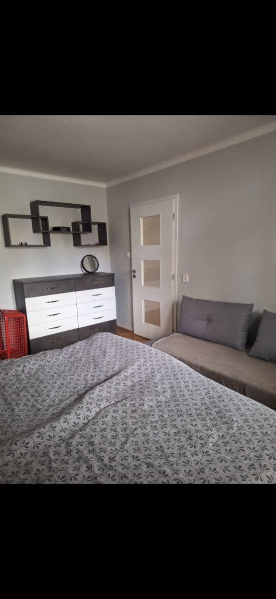 Pronájem bytu 3+1 80 m², Československé armády, Přelouč, Pardubický kraj Pronájem bytu 3+1 80 m², Československé armády, Přelouč, Pardubický kraj