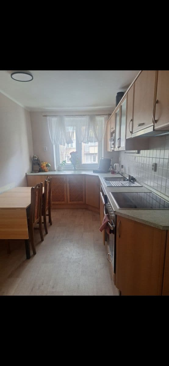 Pronájem bytu 3+1 80 m², Československé armády, Přelouč, Pardubický kraj Pronájem bytu 3+1 80 m², Československé armády, Přelouč, Pardubický kraj