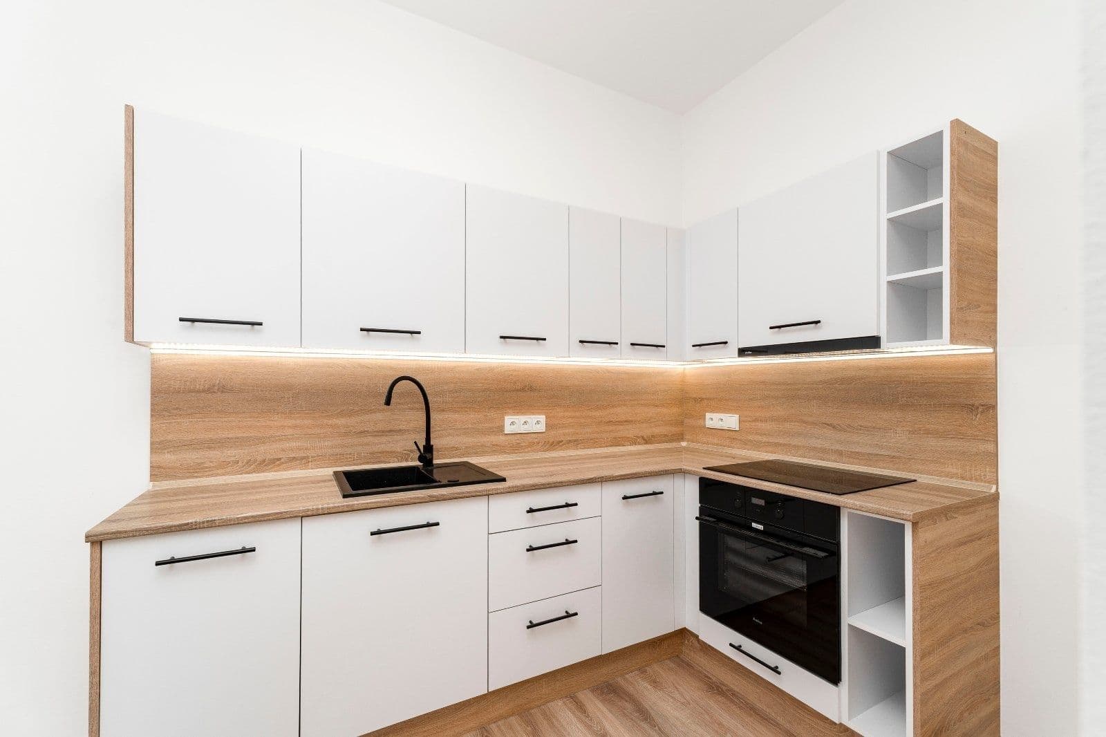 Pronájem bytu 3+kk 72 m², Kolmá, Havířov, Moravskoslezský kraj Pronájem bytu 3+kk 72 m², Kolmá, Havířov, Moravskoslezský kraj