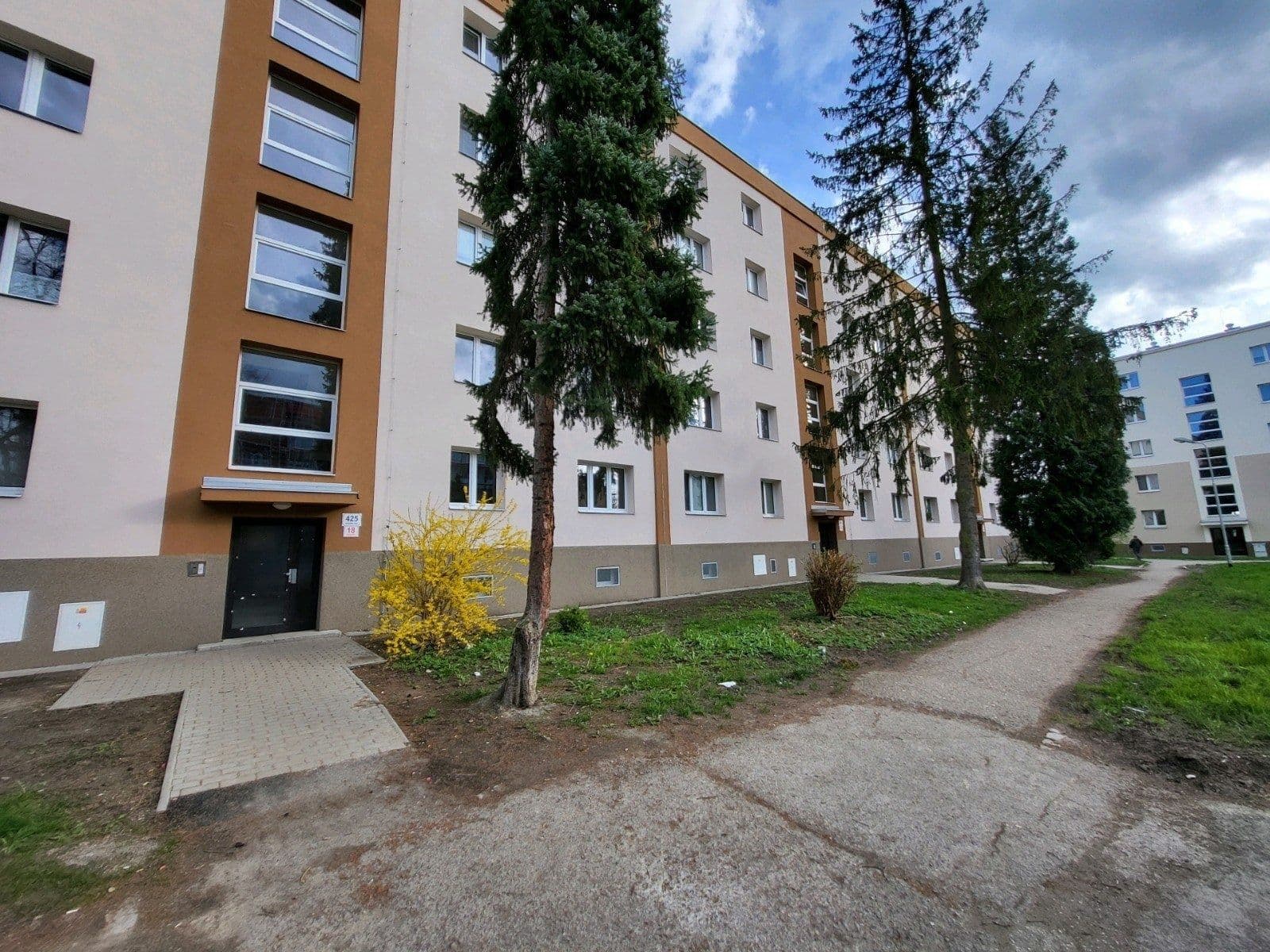 Pronájem bytu 2+1 55 m², Školská, Karviná, Moravskoslezský kraj Pronájem bytu 2+1 55 m², Školská, Karviná, Moravskoslezský kraj