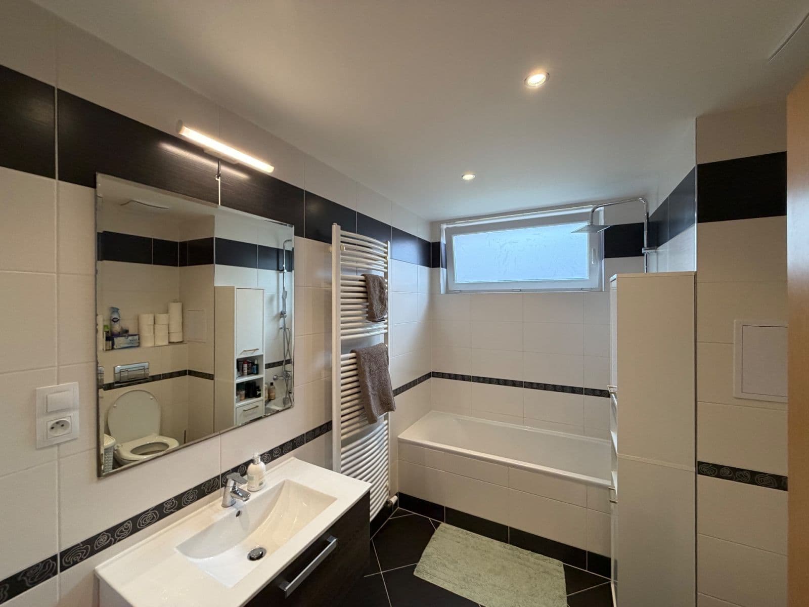 Prodej bytu 2+kk 58 m², Papírníkova, Praha, Praha Prodej bytu 2+kk 58 m², Papírníkova, Praha, Praha