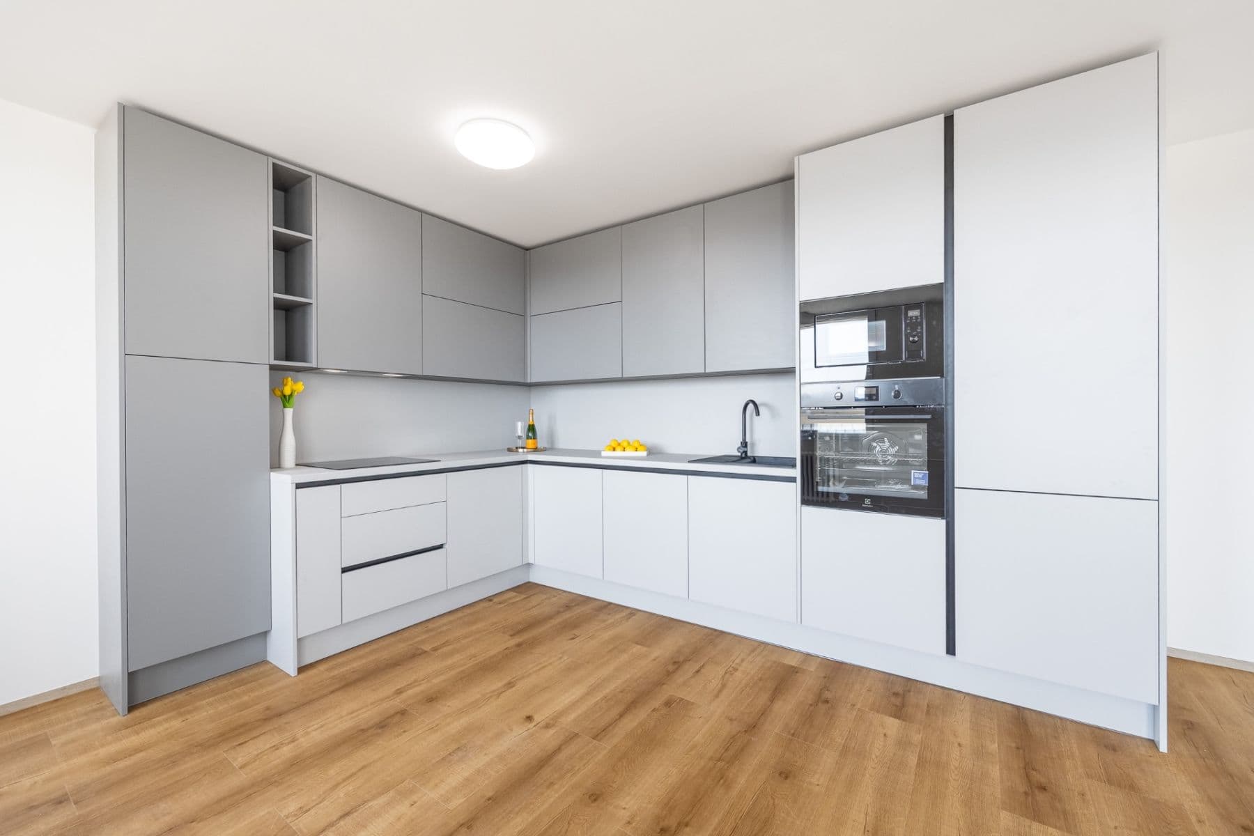 Prodej bytu 3+kk 76 m², Šluknovská, Praha, Praha Prodej bytu 3+kk 76 m², Šluknovská, Praha, Praha
