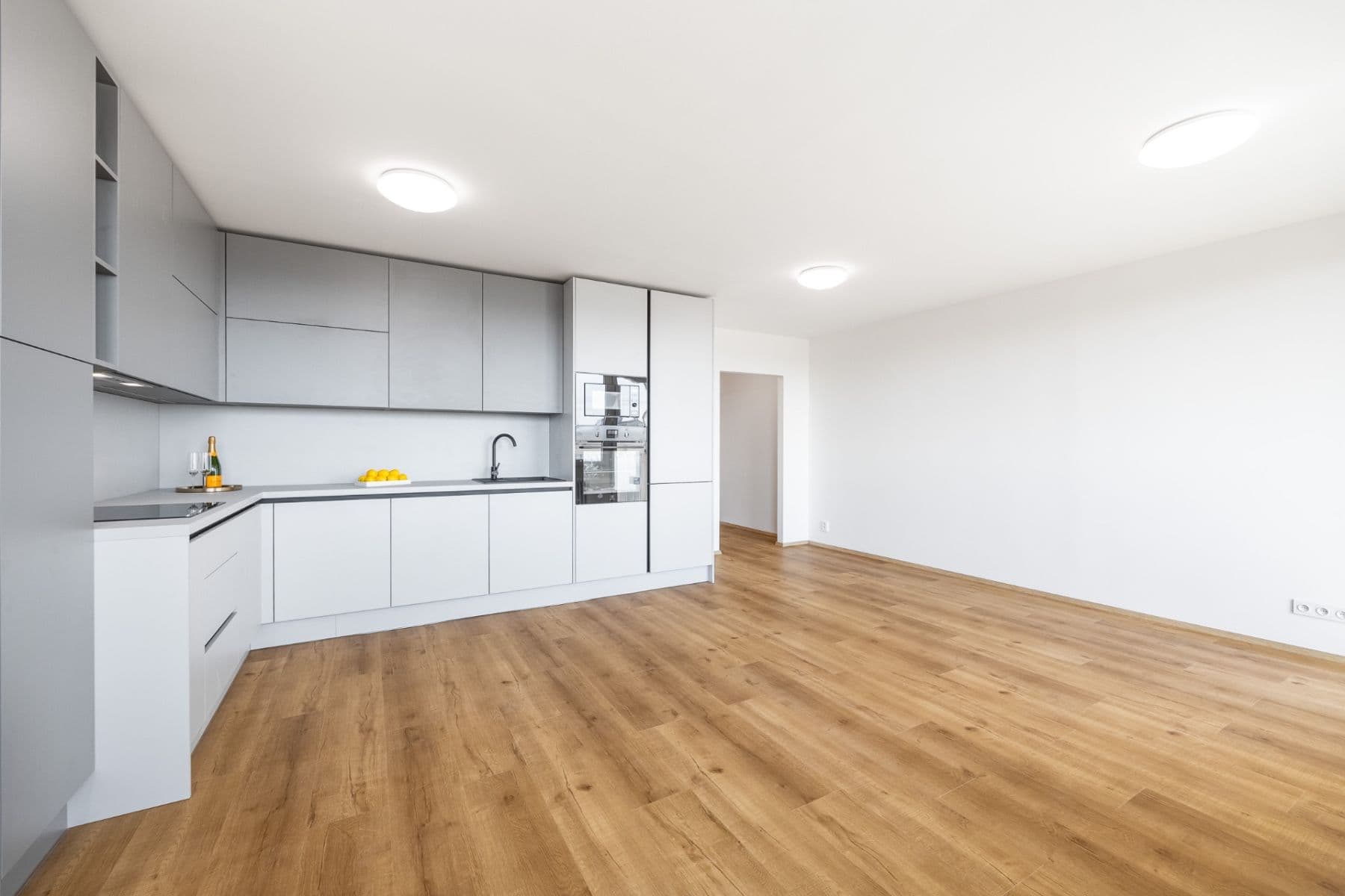 Prodej bytu 3+kk 76 m², Šluknovská, Praha, Praha Prodej bytu 3+kk 76 m², Šluknovská, Praha, Praha