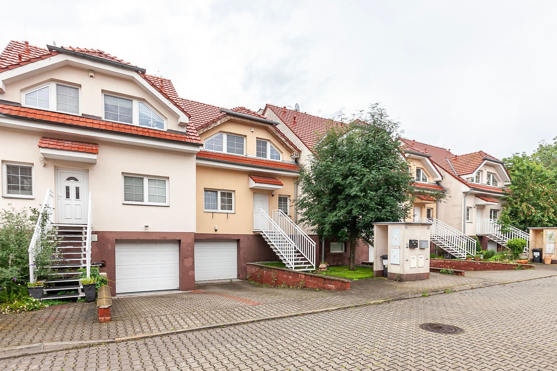 Prodej domu 220 m², pozemek 253 m², Okrová, Praha, Praha Prodej domu 220 m², pozemek 253 m², Okrová, Praha, Praha