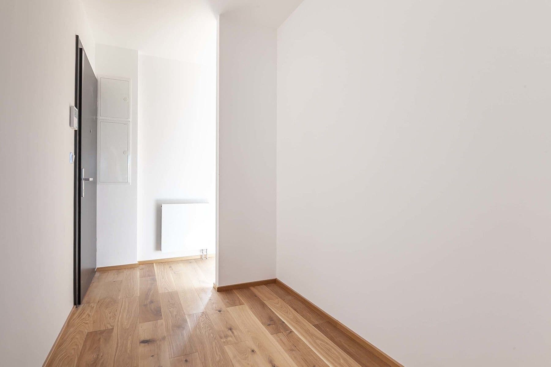 Prodej nebytového prostoru 41 m², U Hotelu, Praha, Praha Prodej nebytového prostoru 41 m², U Hotelu, Praha, Praha