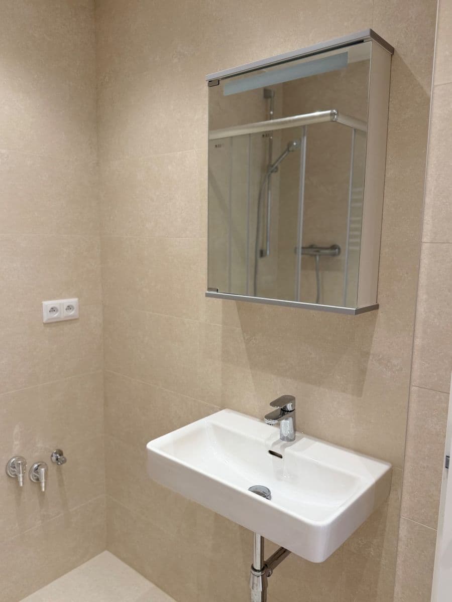 Pronájem bytu 2+kk 45 m², U Zvonařky, Praha, Praha Pronájem bytu 2+kk 45 m², U Zvonařky, Praha, Praha