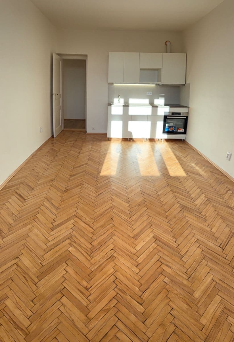 Pronájem bytu 2+kk 45 m², U Zvonařky, Praha, Praha Pronájem bytu 2+kk 45 m², U Zvonařky, Praha, Praha