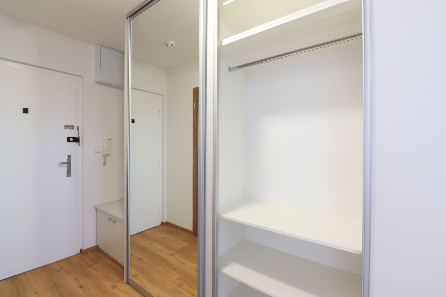 Pronájem bytu 2+kk 42 m², Anny Drabíkové, Praha, Praha Pronájem bytu 2+kk 42 m², Anny Drabíkové, Praha, Praha