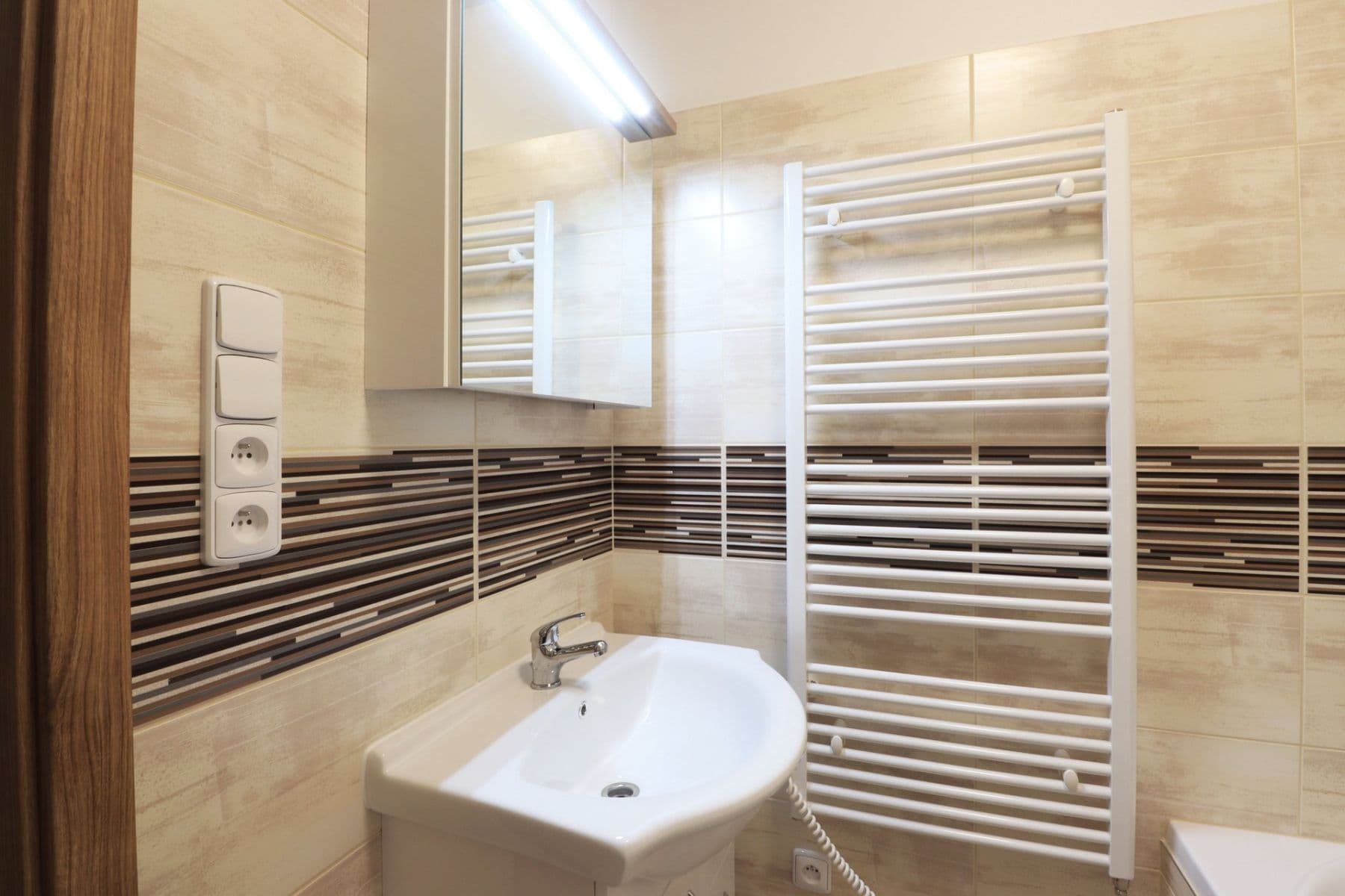 Pronájem bytu 2+kk 42 m², Anny Drabíkové, Praha, Praha Pronájem bytu 2+kk 42 m², Anny Drabíkové, Praha, Praha