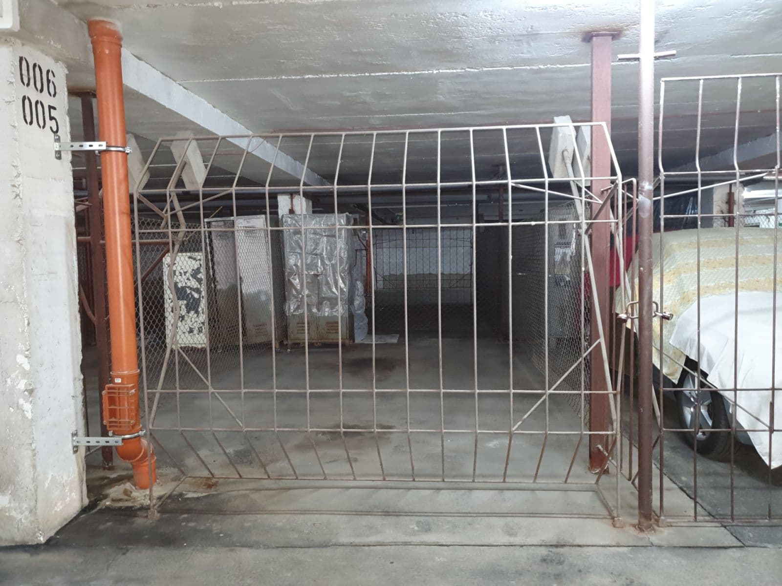 Pronájem garáže 18 m², Lovosická, Praha, Praha Pronájem garáže 18 m², Lovosická, Praha, Praha