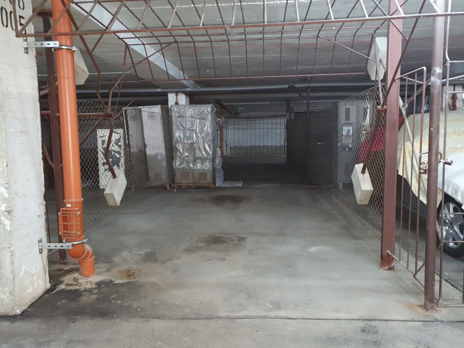 Pronájem garáže 18 m², Lovosická, Praha, Praha Pronájem garáže 18 m², Lovosická, Praha, Praha