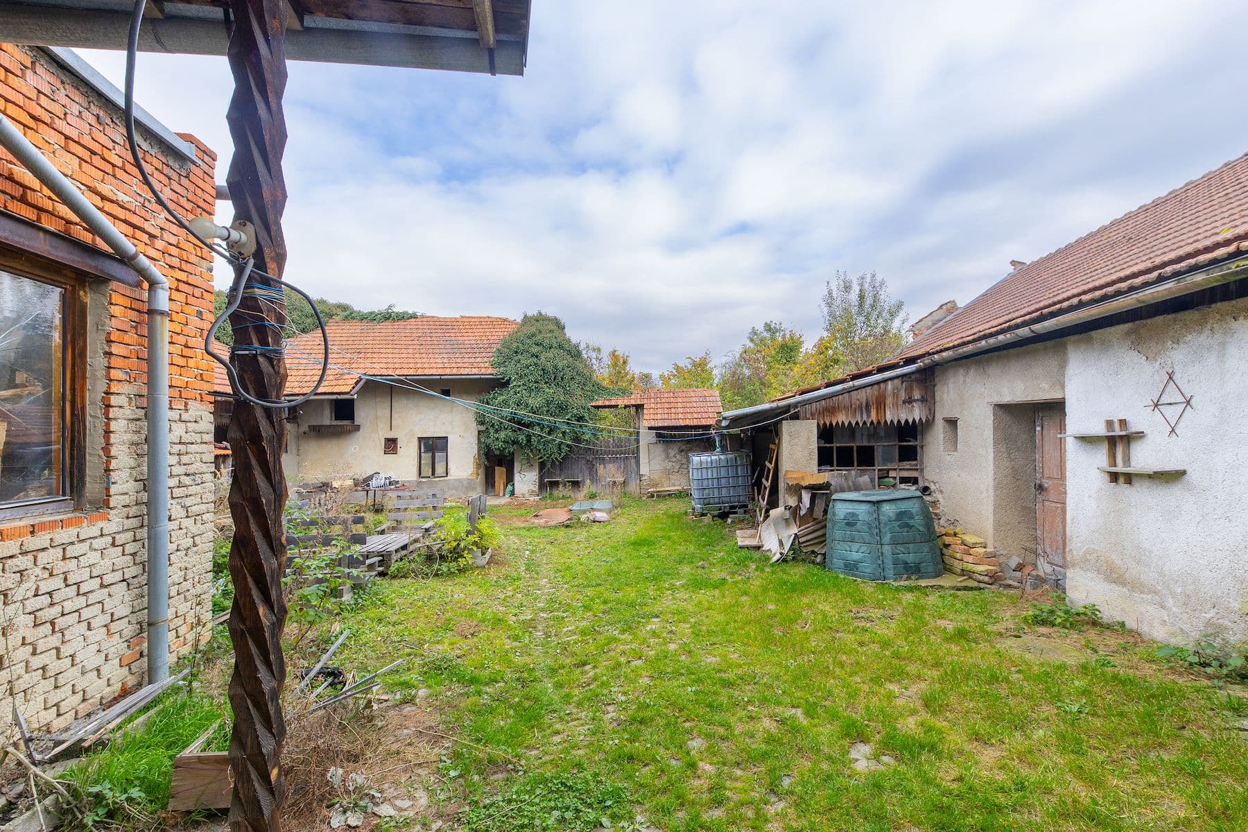 Prodej domu 100 m², pozemek 4.135 m², Prostějovičky, Olomoucký kraj Prodej domu 100 m², pozemek 4.135 m², Prostějovičky, Olomoucký kraj