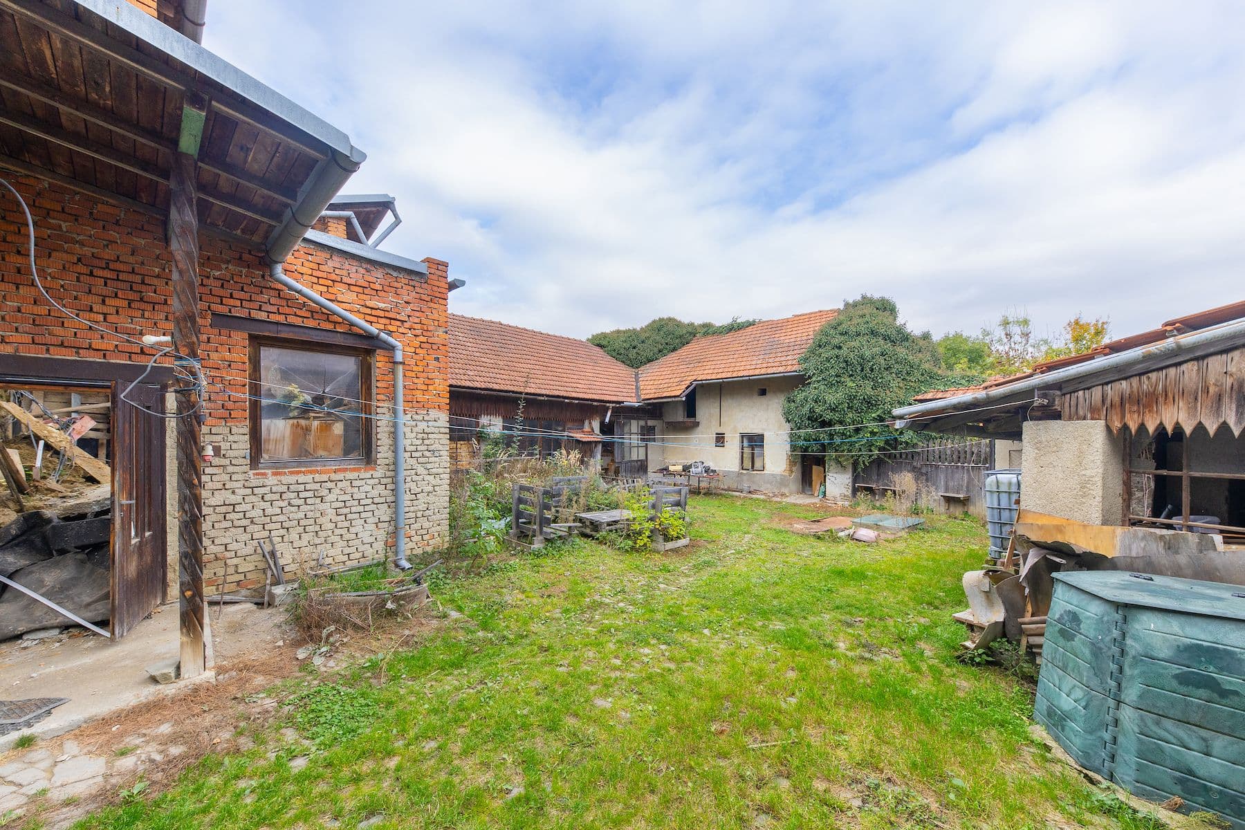 Prodej domu 100 m², pozemek 4.135 m², Prostějovičky, Olomoucký kraj Prodej domu 100 m², pozemek 4.135 m², Prostějovičky, Olomoucký kraj