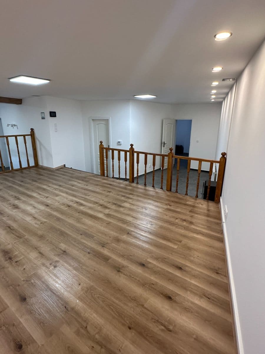 Pronájem kanceláře 80 m², Kovářova, Praha, Praha Pronájem kanceláře 80 m², Kovářova, Praha, Praha