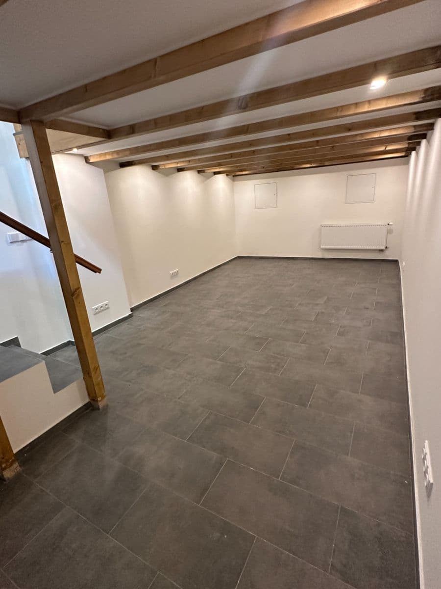 Pronájem kanceláře 80 m², Kovářova, Praha, Praha Pronájem kanceláře 80 m², Kovářova, Praha, Praha