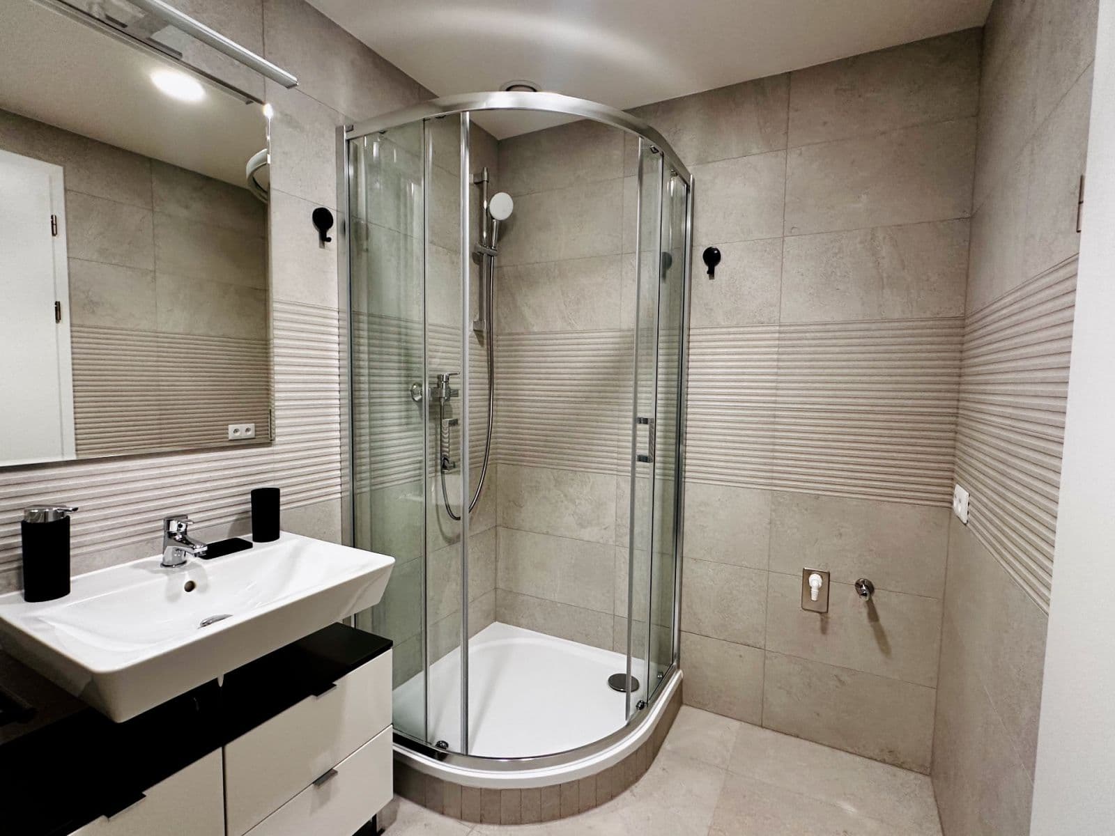 Pronájem bytu 1+kk 33 m², Poděbradská, Praha, Praha Pronájem bytu 1+kk 33 m², Poděbradská, Praha, Praha