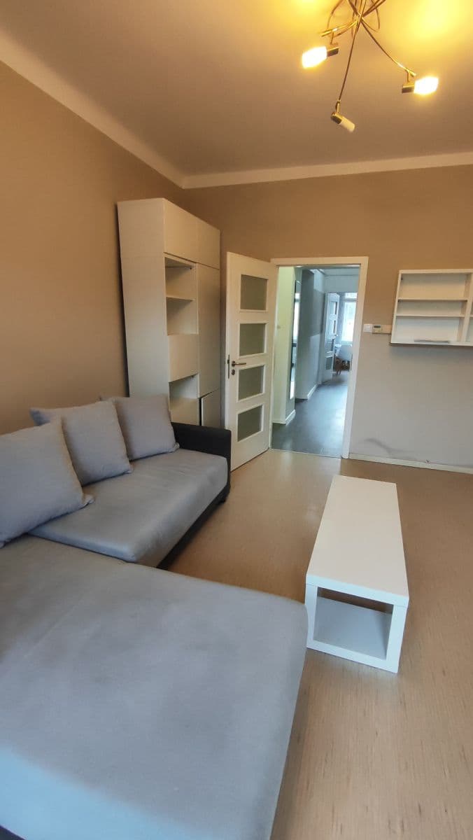 Pronájem bytu 2+1 65 m², Pod Kavalírkou, Praha, Praha Pronájem bytu 2+1 65 m², Pod Kavalírkou, Praha, Praha